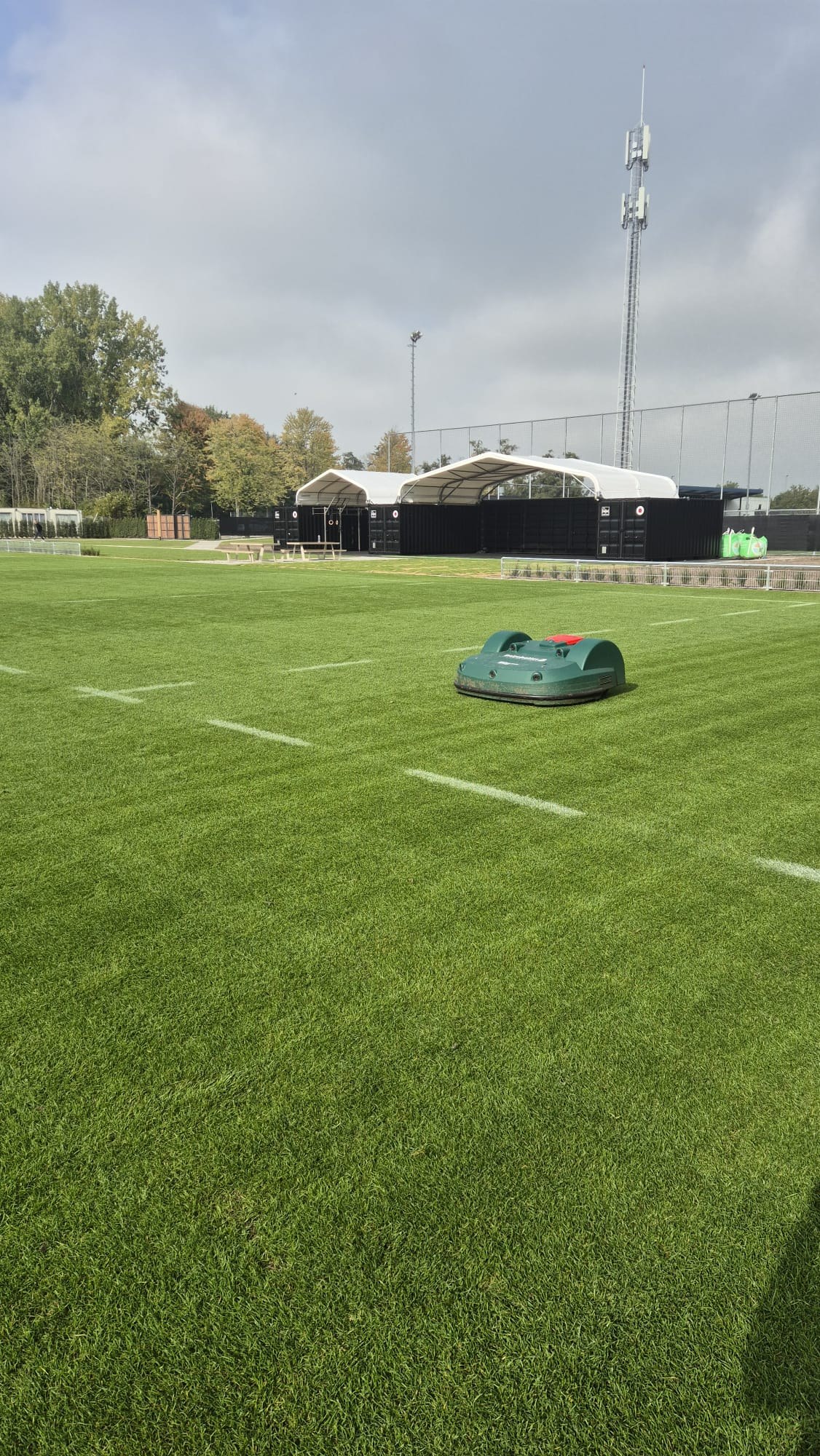 Belrobotics Bigmow aan het werk op het trainingsveld van Excelsior